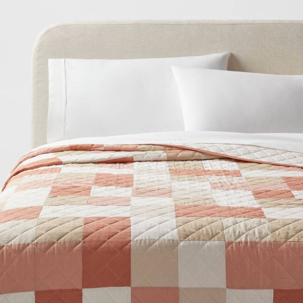 Full/Queen Pieced Channel Patchwork Cotton Quilt - Pink/Khaki